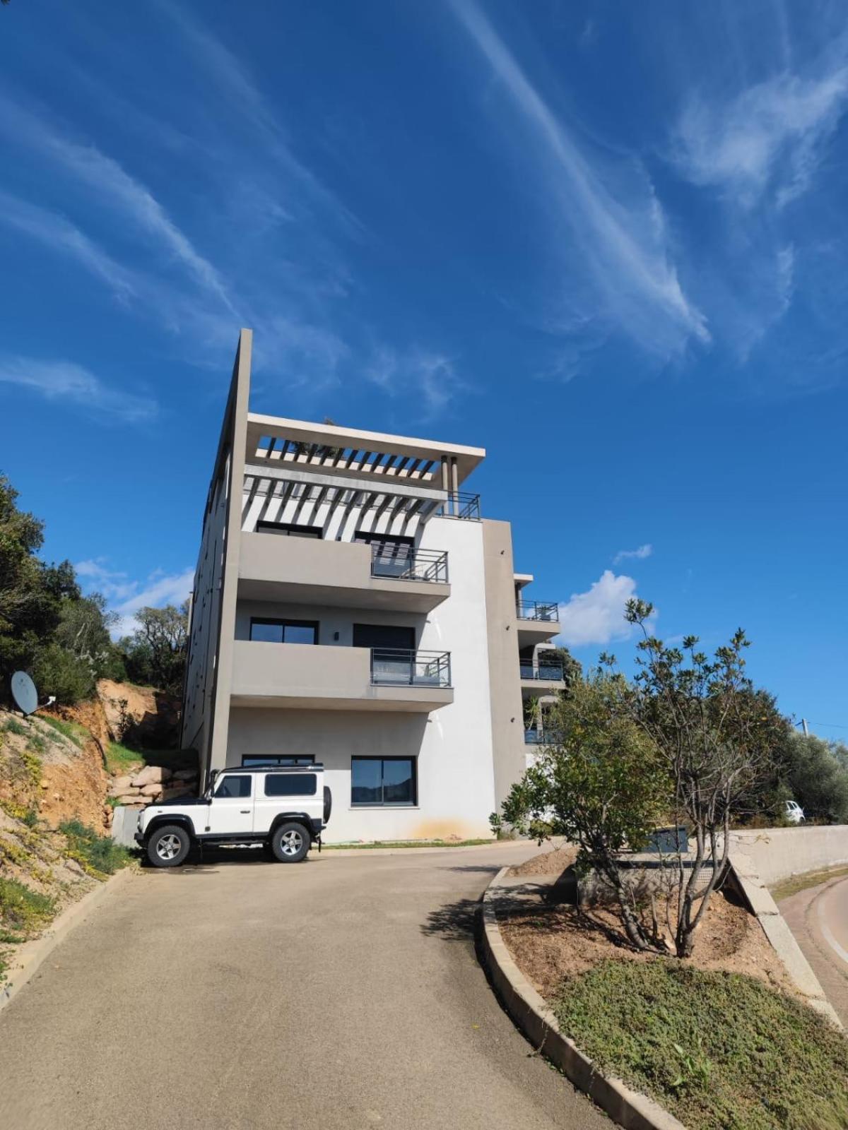 Bel Appartement Spacieux A Porto-Vecchio, 10Min A Pieds Du Centre Ville エクステリア 写真