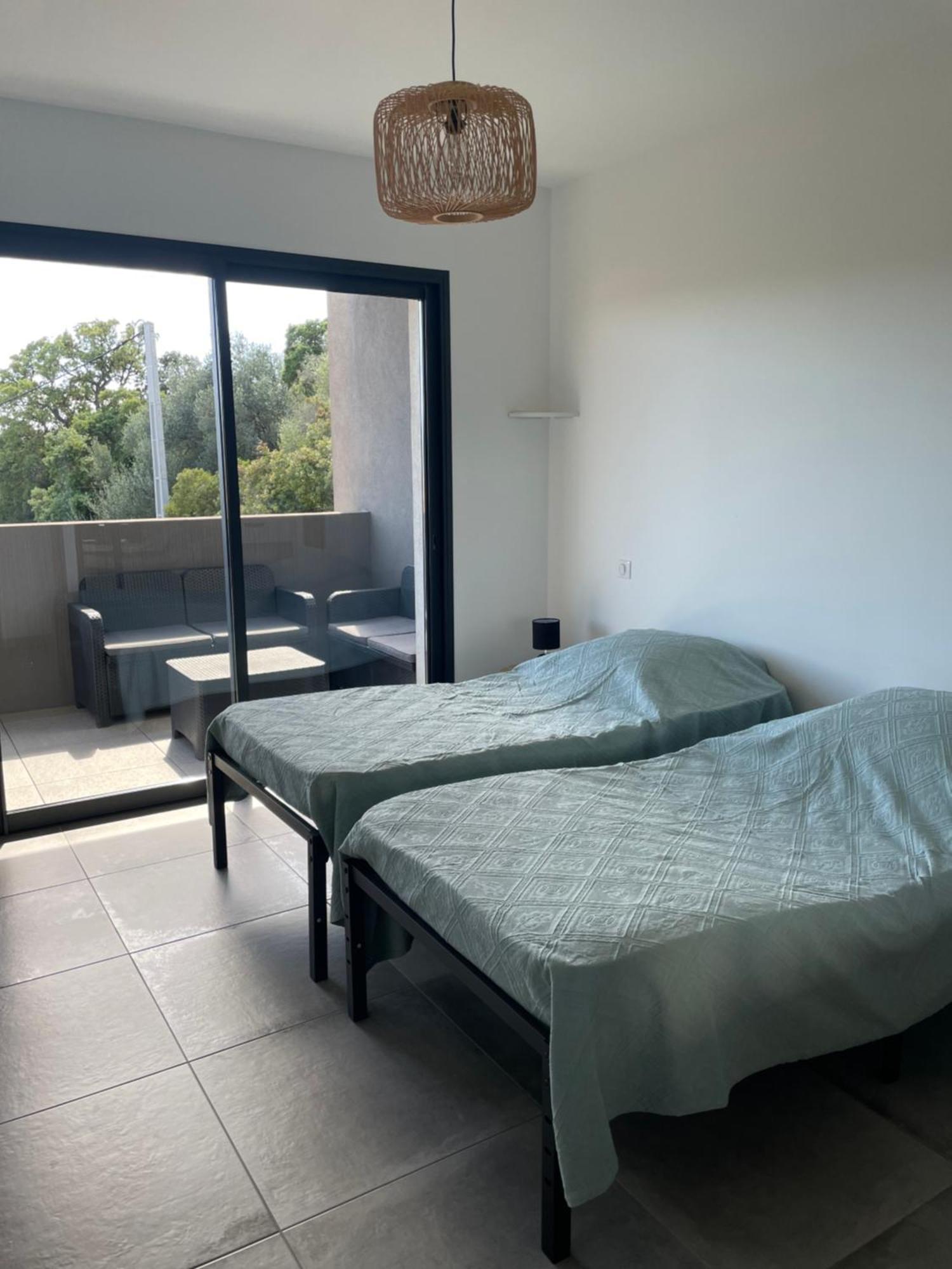 Bel Appartement Spacieux A Porto-Vecchio, 10Min A Pieds Du Centre Ville エクステリア 写真