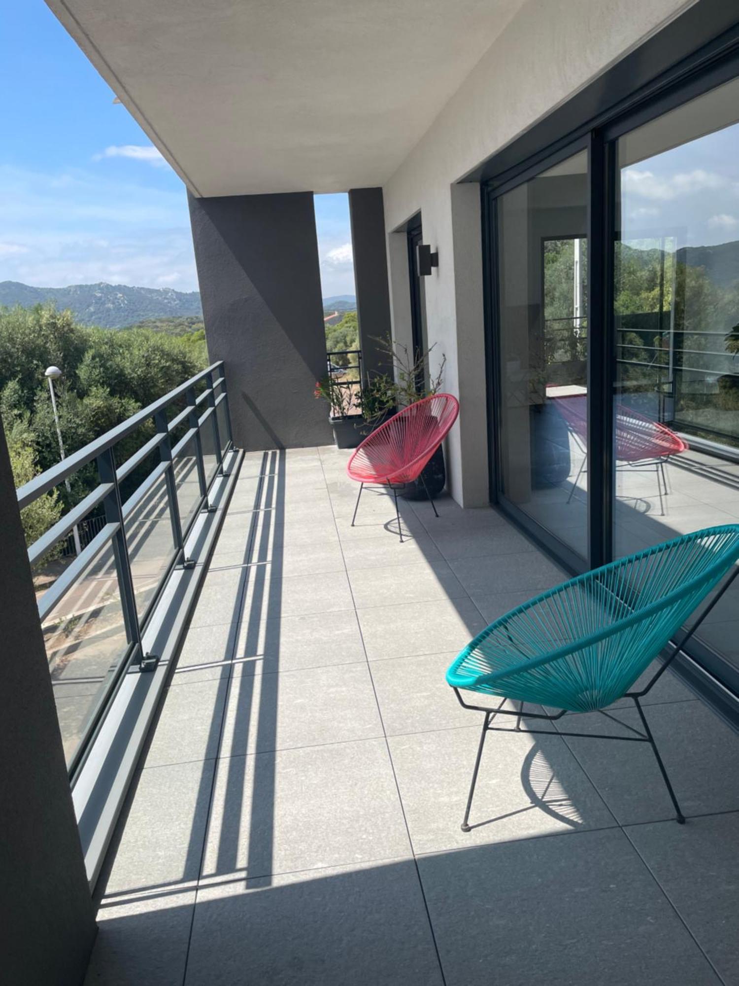 Bel Appartement Spacieux A Porto-Vecchio, 10Min A Pieds Du Centre Ville エクステリア 写真